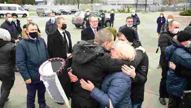 До України повернулися моряки, які п’ять років були ув’язнені у Лівії