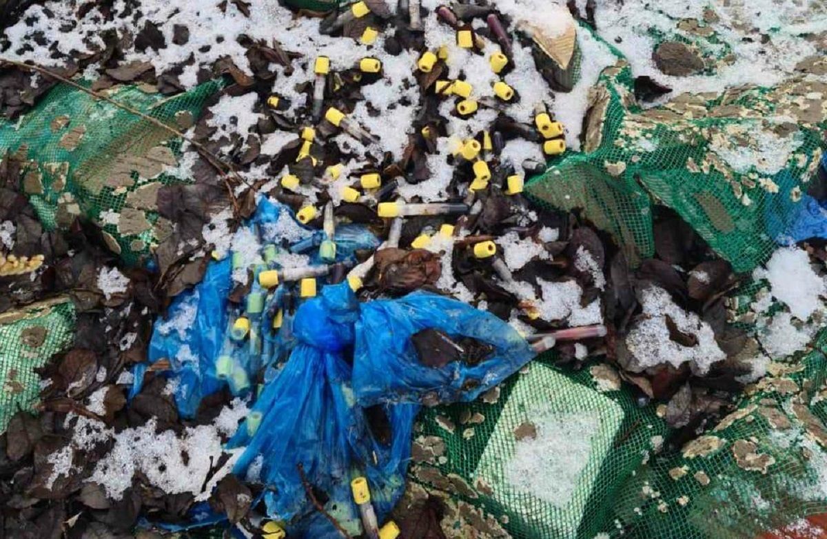 Біля Львова виявили звалище медичних відходів