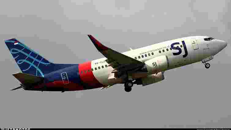 Пасажирський літак з 62 людьми розбився в Індонезії
