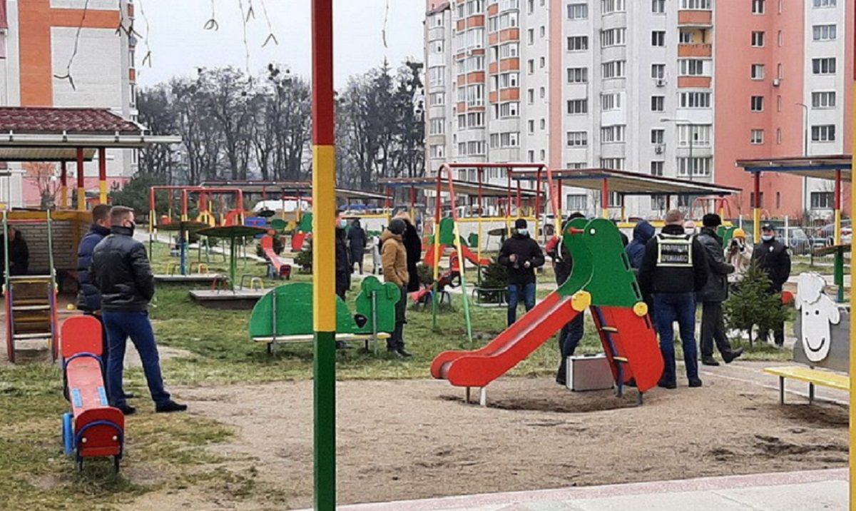 На ігровому майданчику дитсадка у Вінниці стався вибух