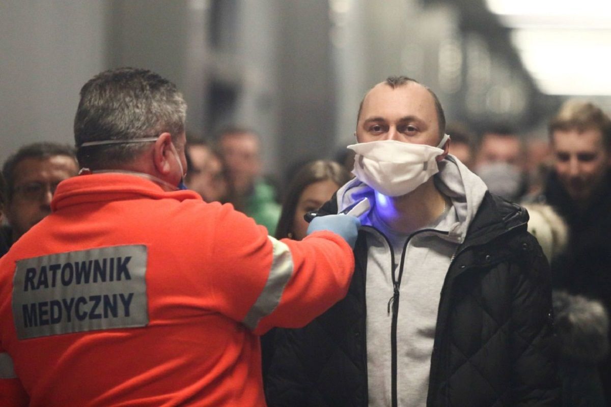 Польща продовжила жорсткий карантин до кінця січня