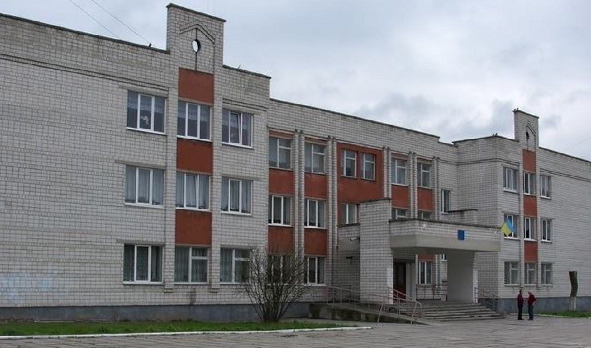 Суд оштрафував батька львівського школяра за булінг однокласників 

