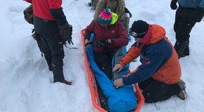 Знайденого у горах Румунії 25-річного львів'янина рятують від обмороження