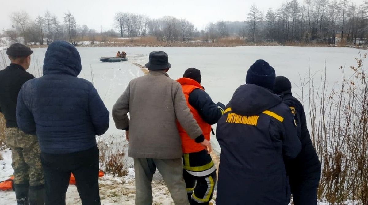У Рудках загинув 57-річний рибалка, який провалився під кригу