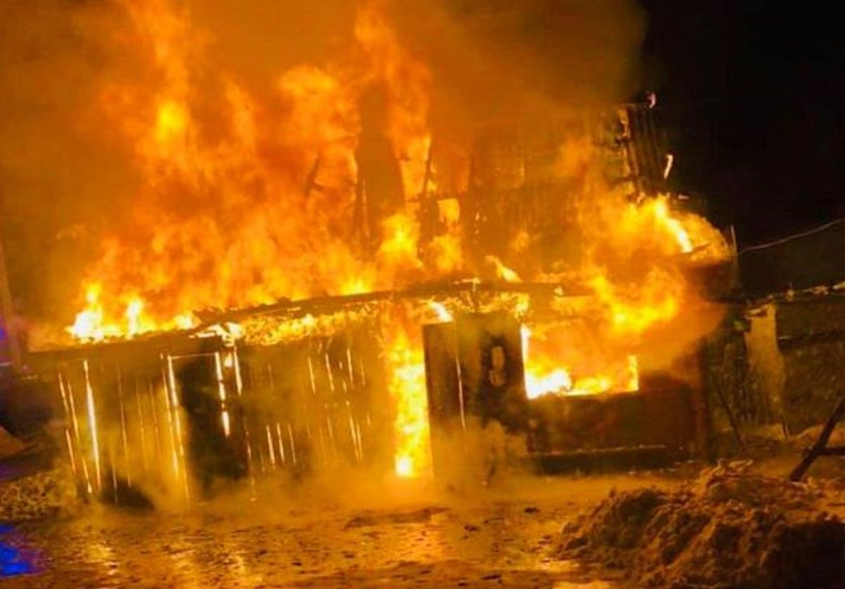 Сім'я з п'ятьма дітьми залишилася без житла після пожежі у селі на Радехівщині