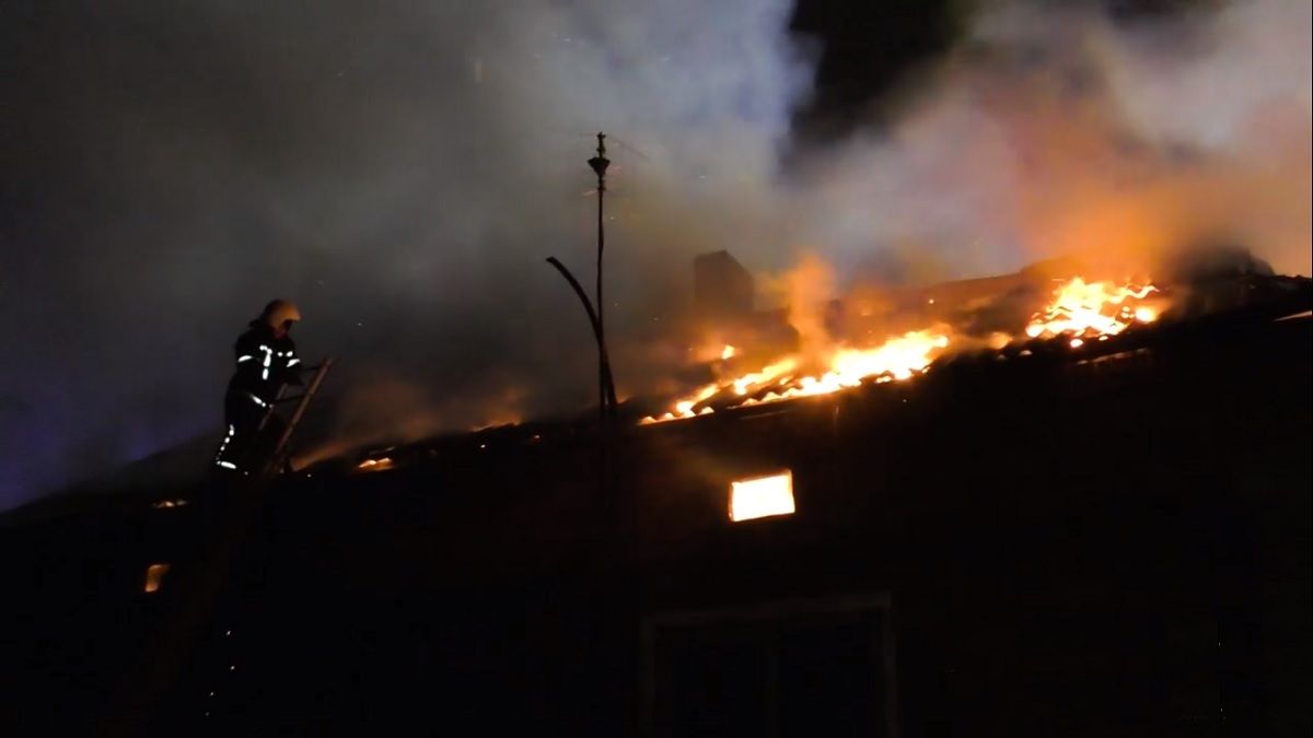 У Рясне-Руському згоріли дахи двох спарених будинків