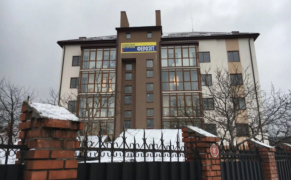 Суд зобов’язав знести незаконний поверх у житловому комплексі у Львові