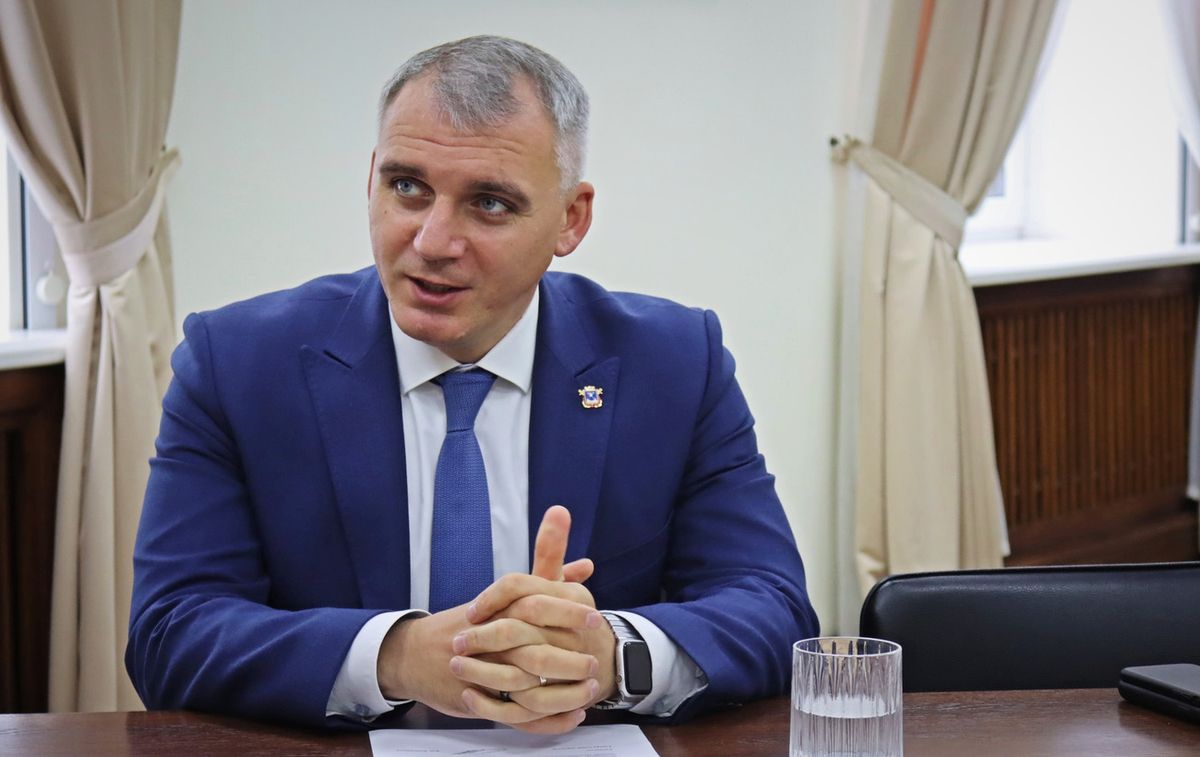 Мер Миколаєва на сесії перекладав російськомовні виступи депутатів