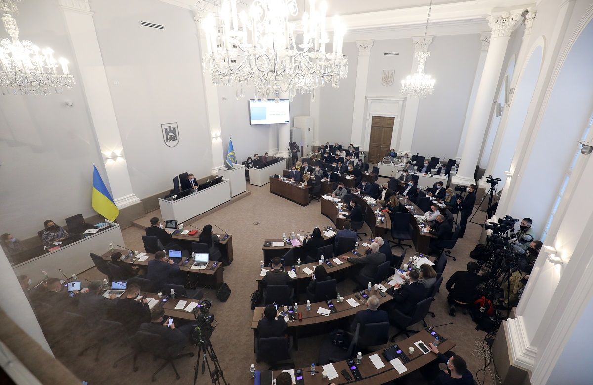 Загальну чисельність працівників Львівської міськради скоротили на 6%