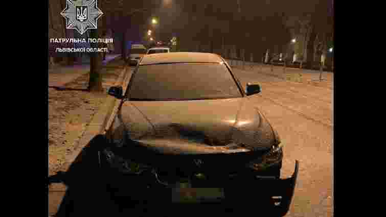 П’яний іноземець на BMW розбив чотири припарковані машини у центрі Львова