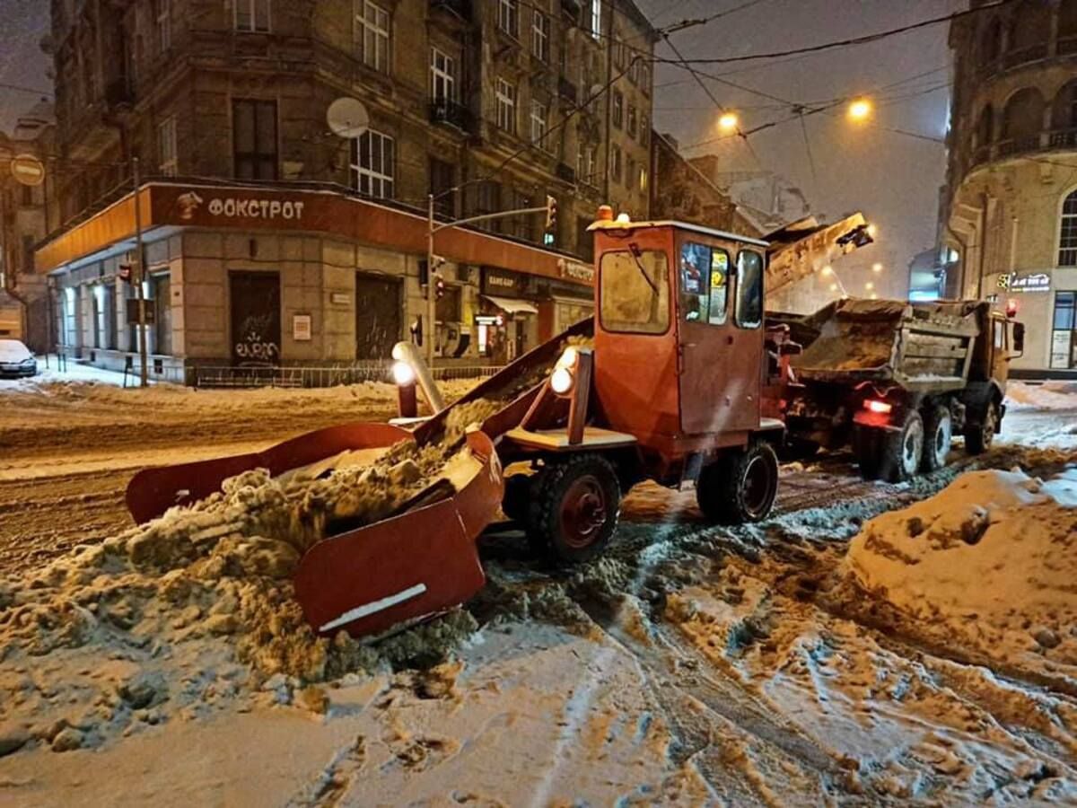 Садовий закликав приватні компанії допомогти прибрати сніг