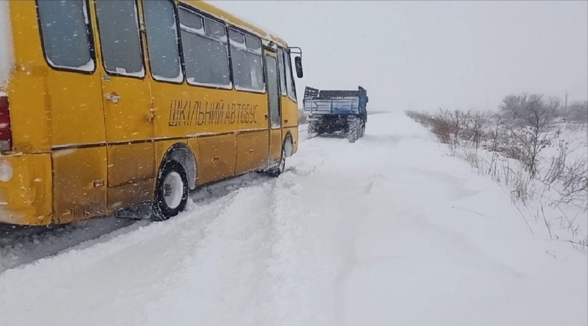 Через негоду усі школи Львівщини  переводять на навчання онлайн