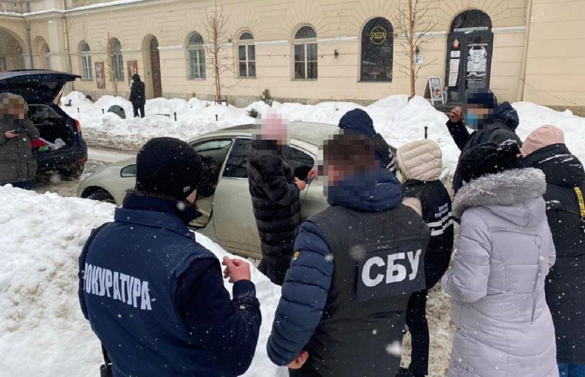 У Львові на хабарі затримали посадовицю Держпродспоживслужби