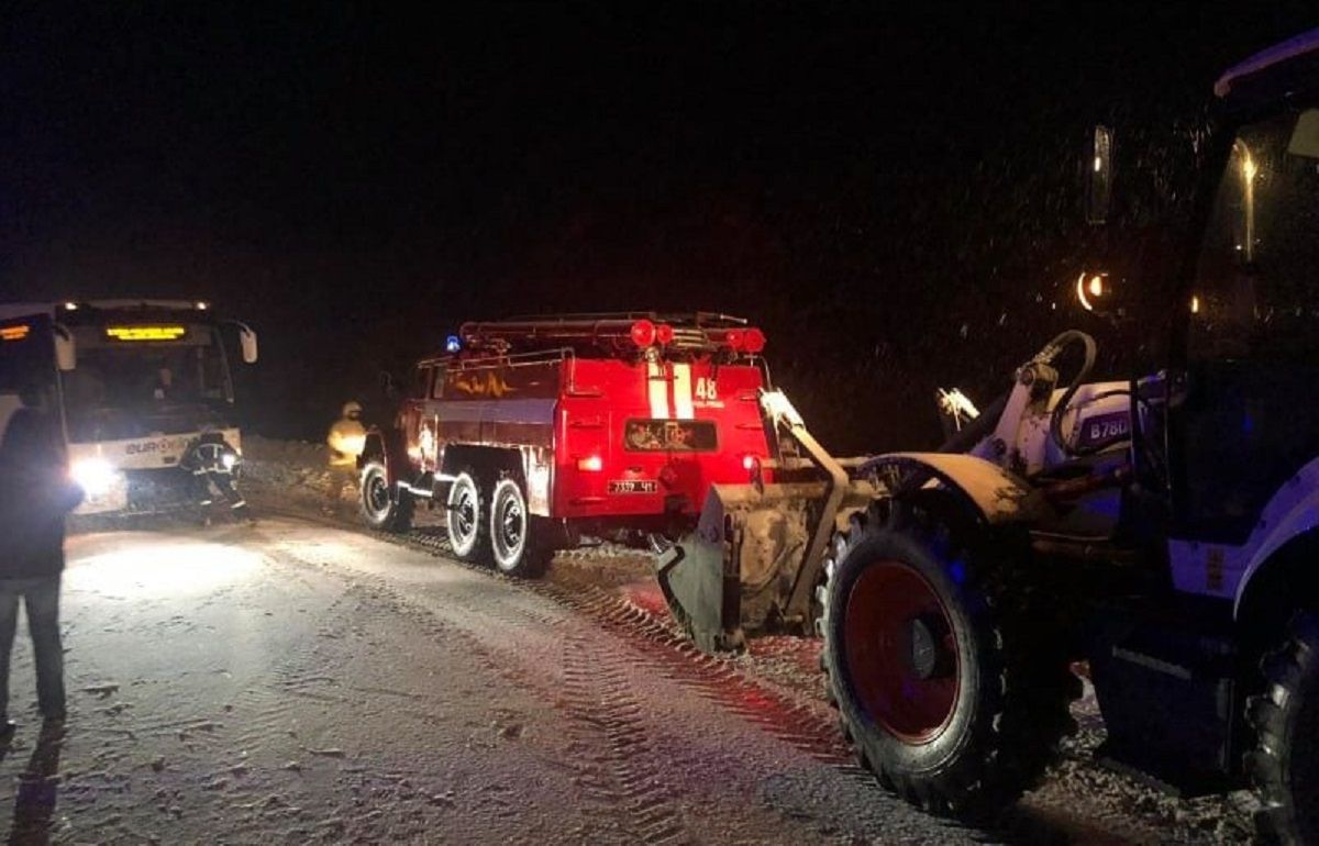 У Раві-Руській пасажирський автобус міжнародного сполучення з'їхав у кювет