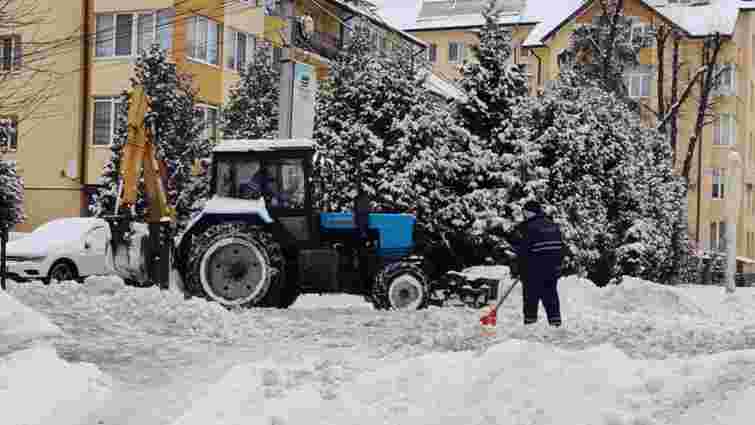 Солонківську ОТГ від снігу прибирає фірма Дубневичів