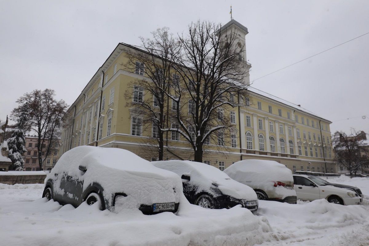 24 водіїв позбавили перепусток у центр Львова через неналежне паркування