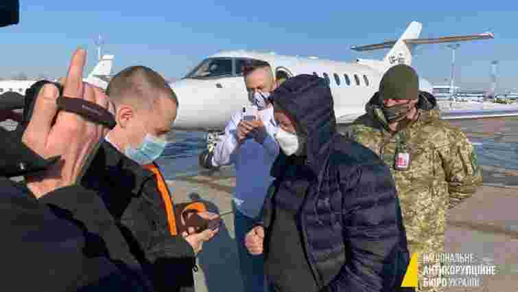 НАБУ завернуло літак фігуранта справи «ПриватБанку» під час спроби втечі