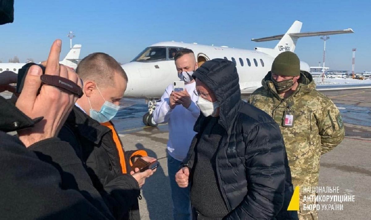 НАБУ завернуло літак фігуранта справи «ПриватБанку» під час спроби втечі