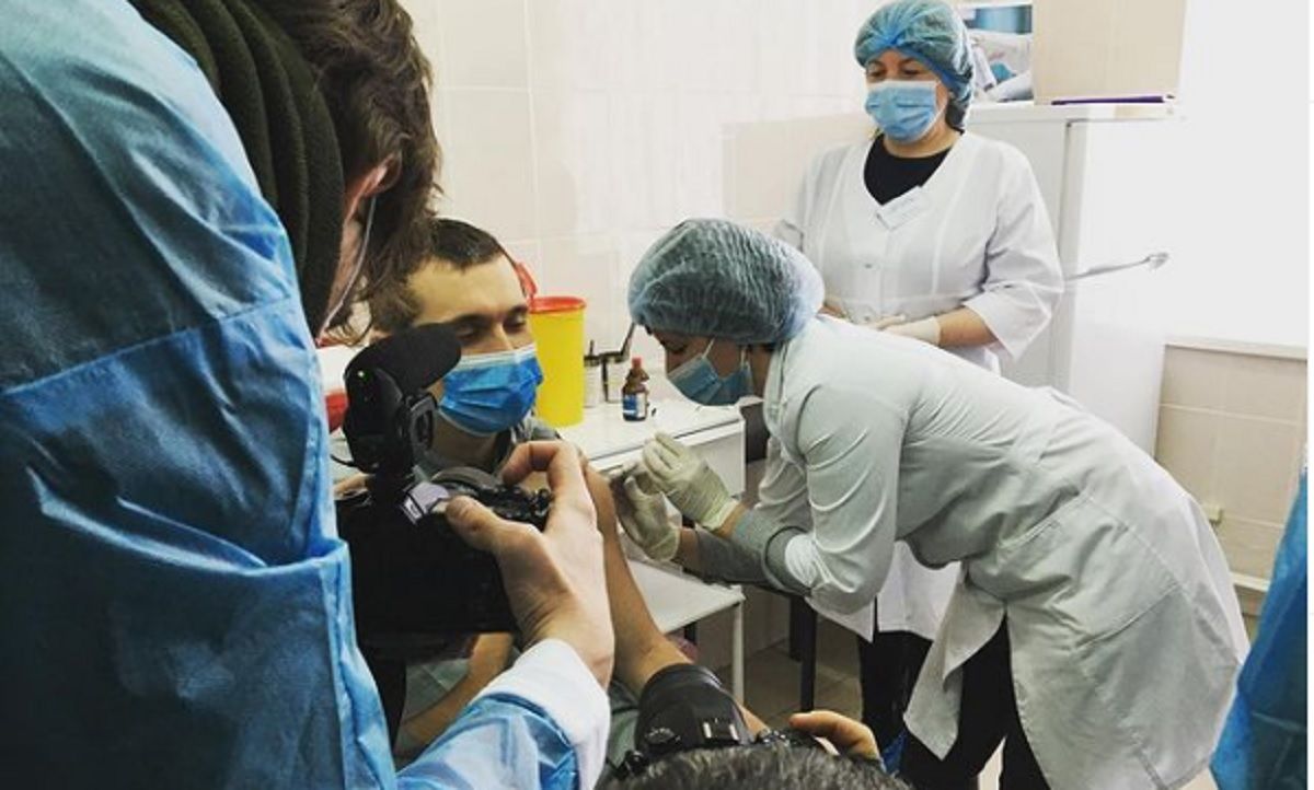 В Україні офіційно почалась вакцинація від Covid-19