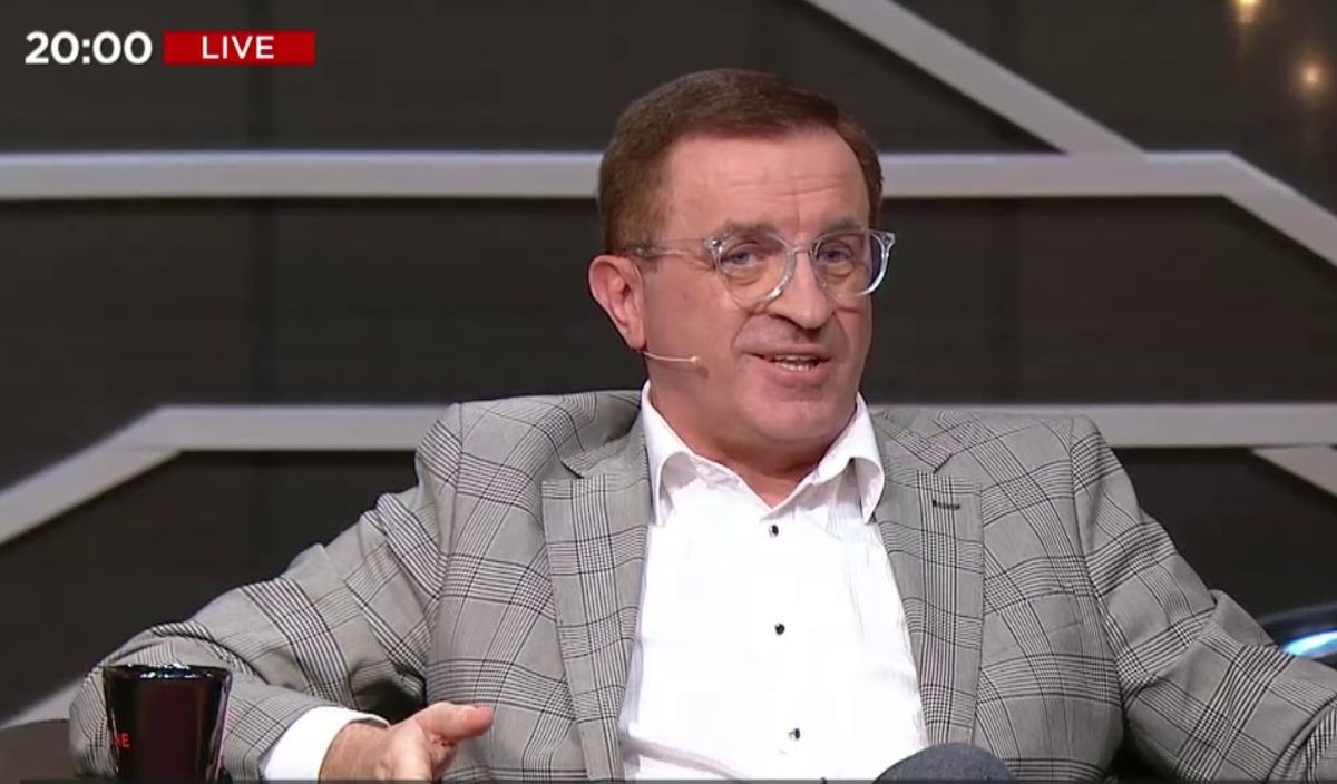 Політексперту з каналів Медведчука оголосили підозру у держзраді 