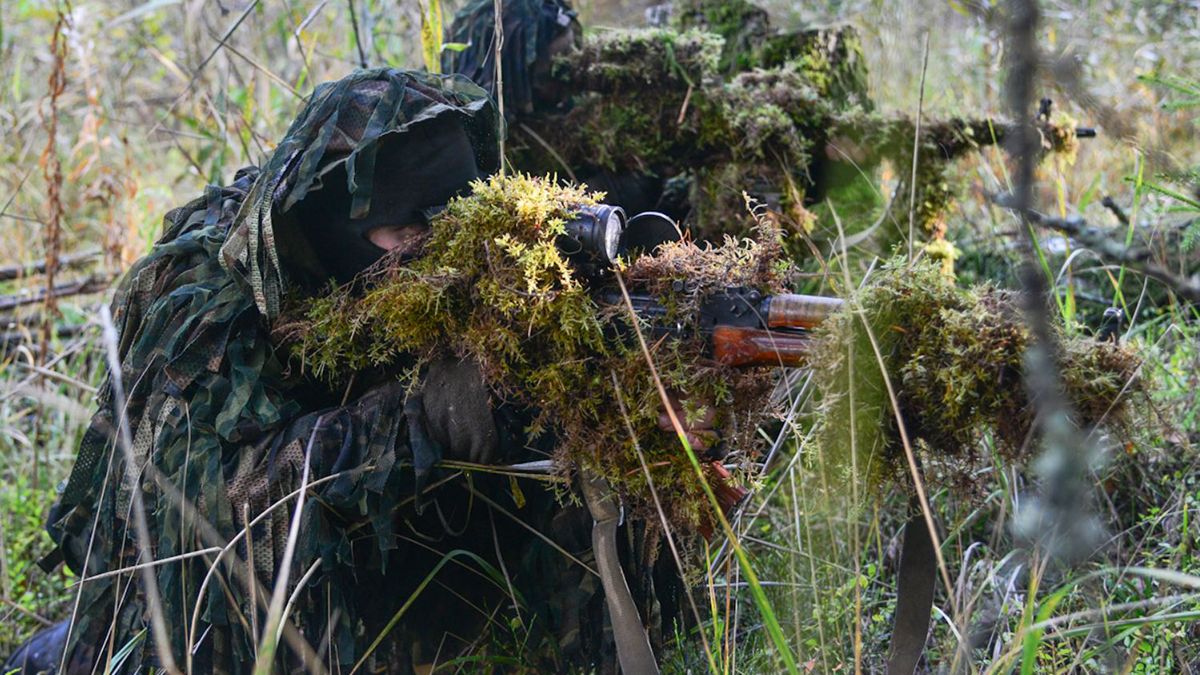 Українська розвідка назвала кількість російських снайперів на Донбасі