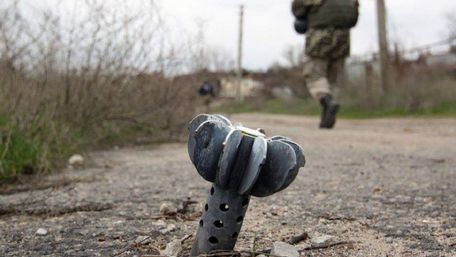 Один український військовий загинув на Донбасі у неділю