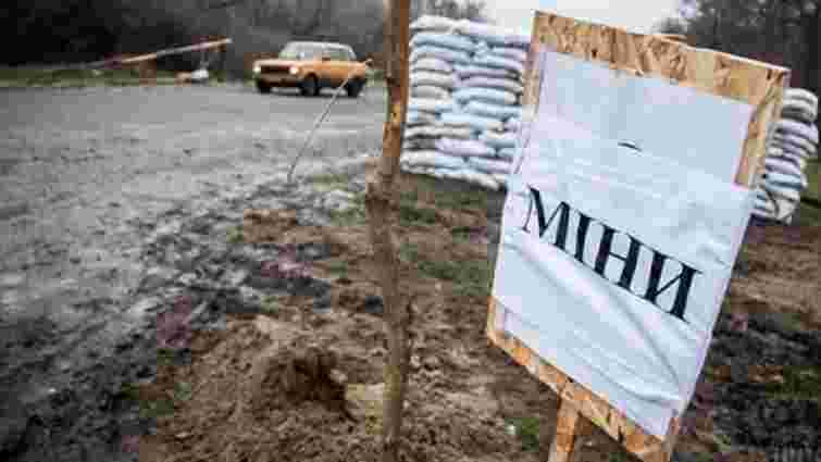 На Донбасі підірвалась вантажівка з українськими військовими