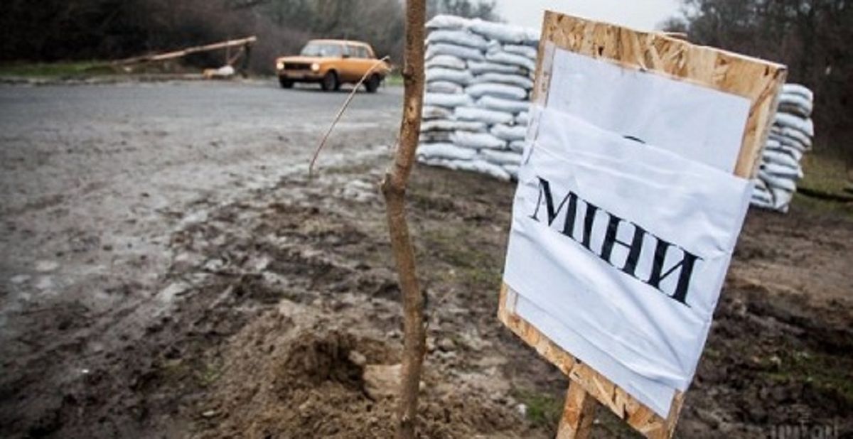 На Донбасі підірвалась вантажівка з українськими військовими