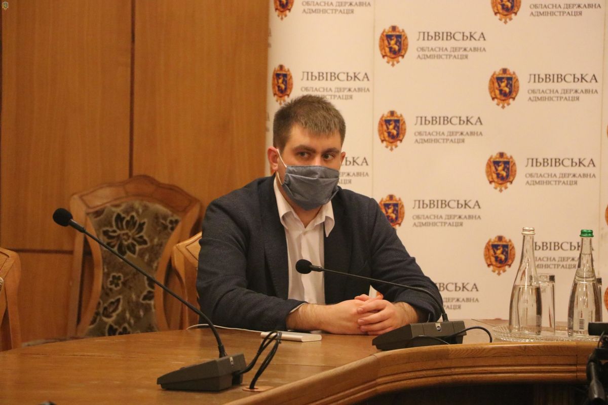 Затриманий на хабарі чиновник ЛОДА вийшов з-під варти під заставу