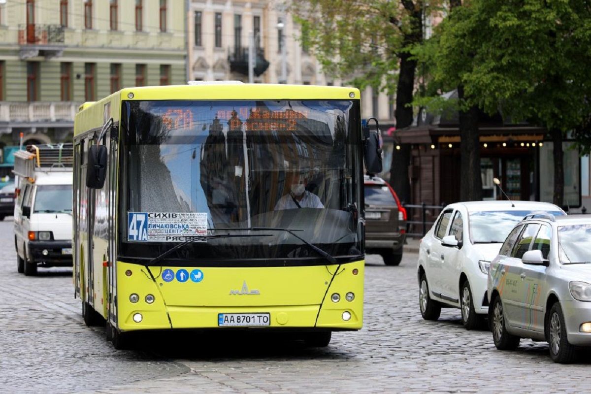 У роботі громадського транспорту Львова стався збій GPS-зв'язку