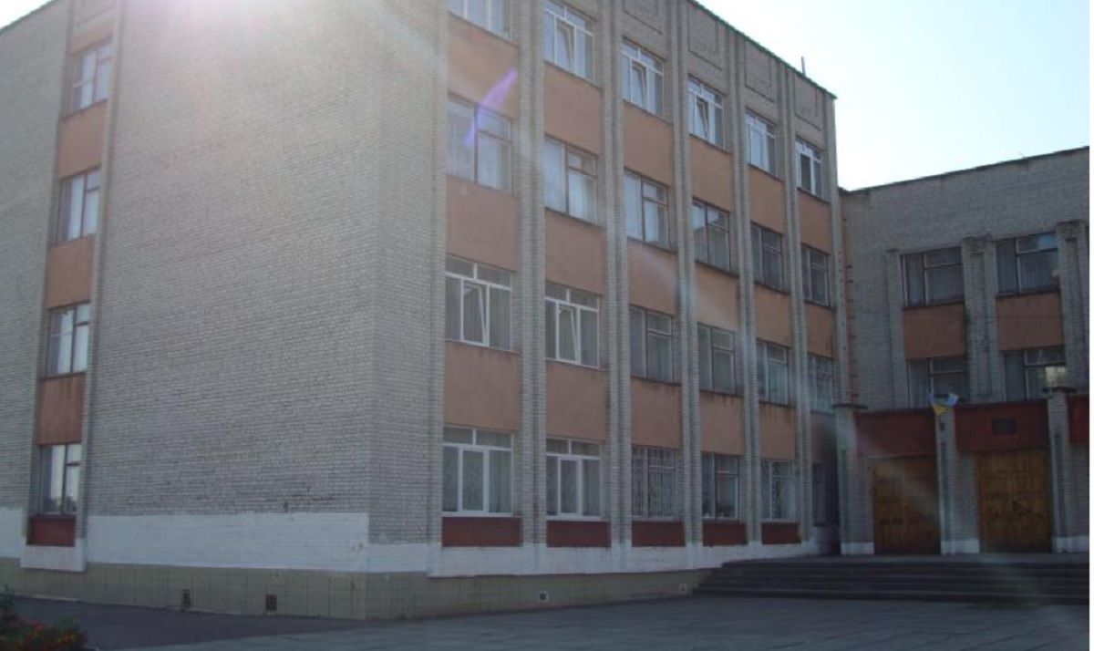 Вчителька з Червонограда виплатить учениці 3000 грн за наклеп