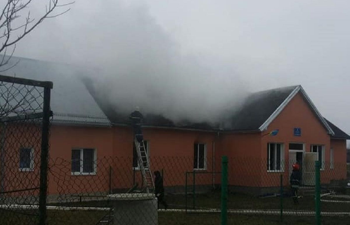 У селі Дуліби на Стрийщині виникла пожежа в Народному домі