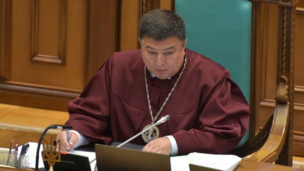 На відстороненого голову КСУ Тупицького досі розподіляють справи, – «Схеми,