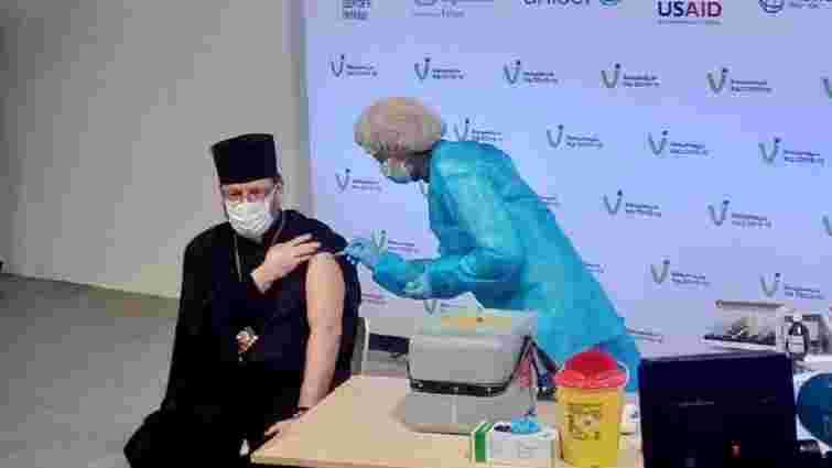 Глава УГКЦ вакцинувався від коронавірусу в прямому ефірі