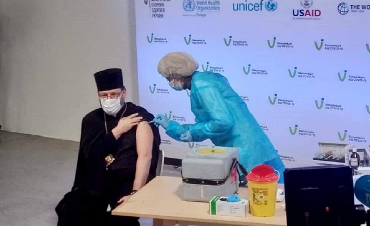 Глава УГКЦ вакцинувався від коронавірусу в прямому ефірі