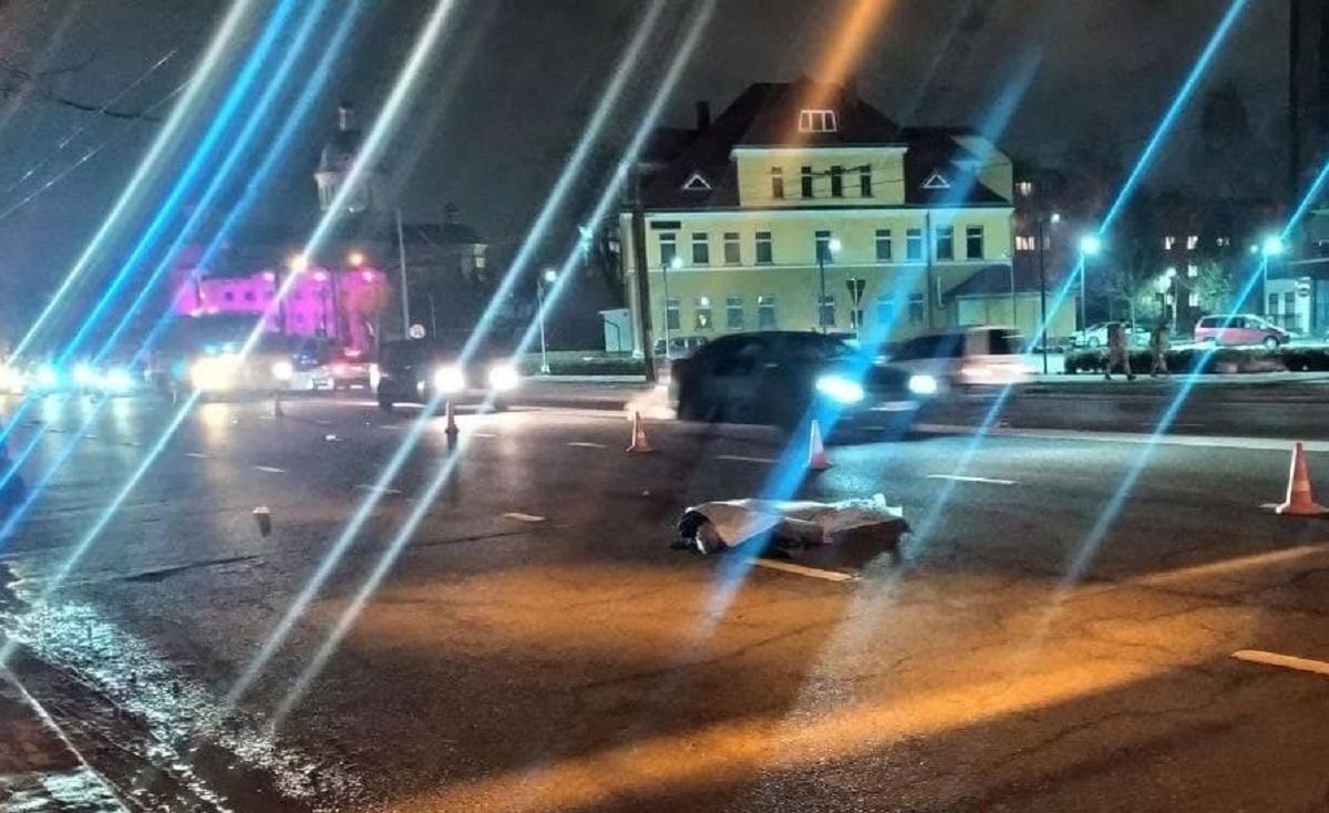 У Львові автомобіль збив на смерть невідомого пішохода