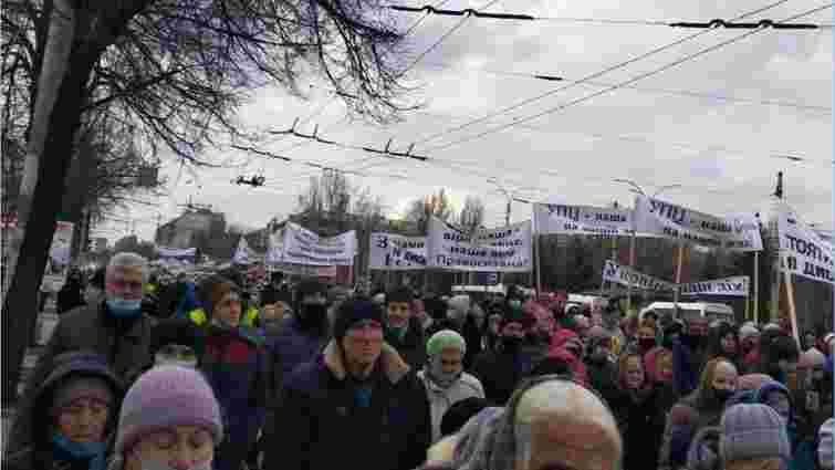 Тисячі вірян УПЦ МП вийшли на хресні ходи у різних містах