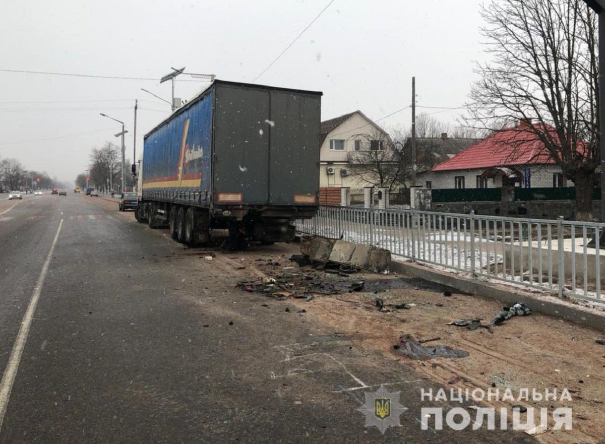 Троє молодих людей загинули у потрійній ДТП на Житомирщині