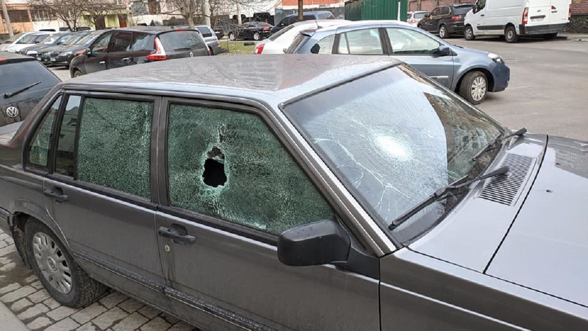 Між мешканцями львівської багатоповерхівки виник конфлікт через паркомісця