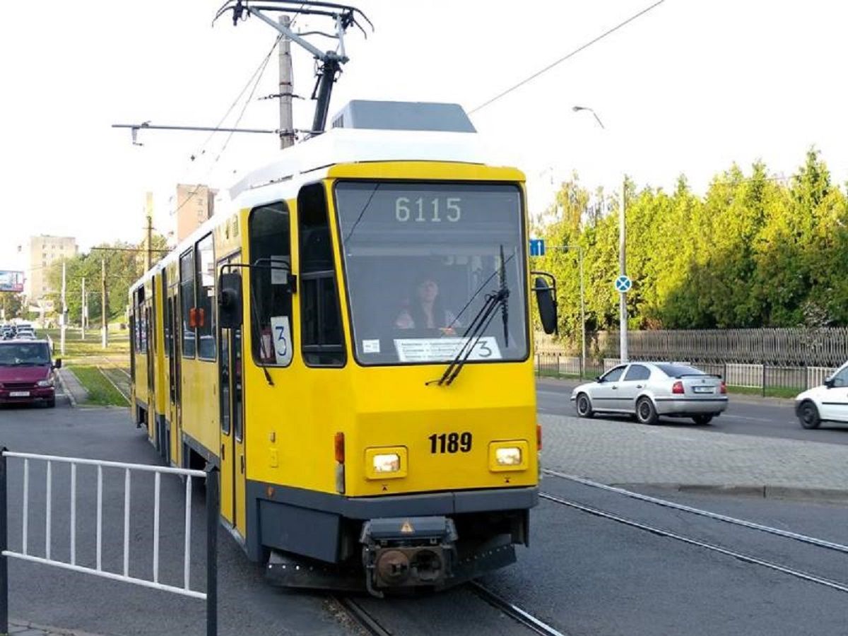 Садовий доручив своїм підлеглим їздити у громадському транспорті 