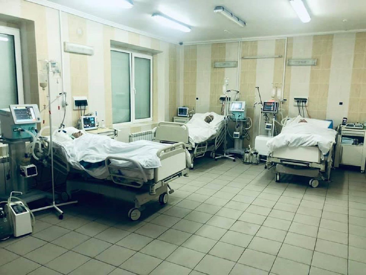 Львівська лікарня швидкої допомоги збільшує «ковідний фонд» до 1200 ліжко-місць