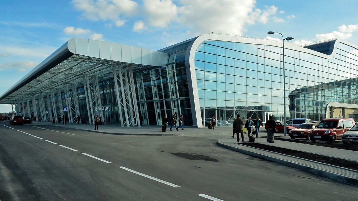 Міськрада просить президента не віддавати аеропорт «Львів» у концесію