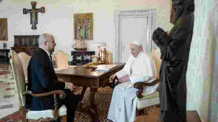 Денис Шмигаль офіційно запросив Папу Франциска в Україну