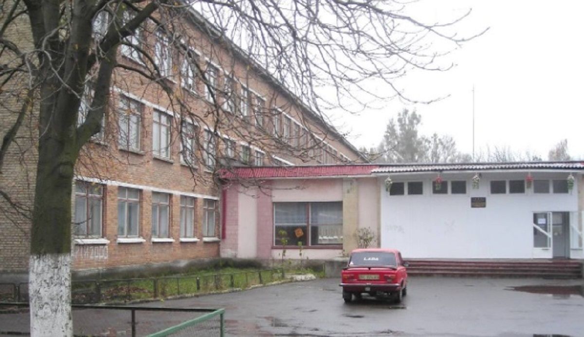 Червоноградський суд оштрафував жінку, син якої прогуляв майже 700 уроків