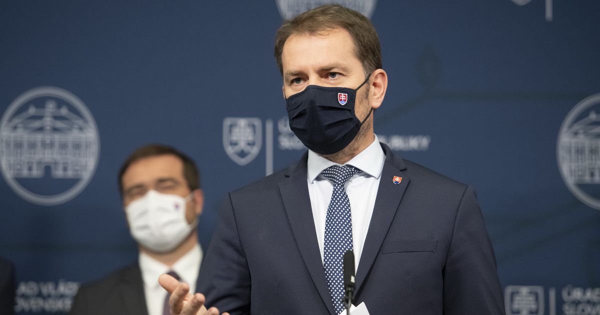 Прем’єр Словаччини подав у відставку через закупівлю російської вакцини