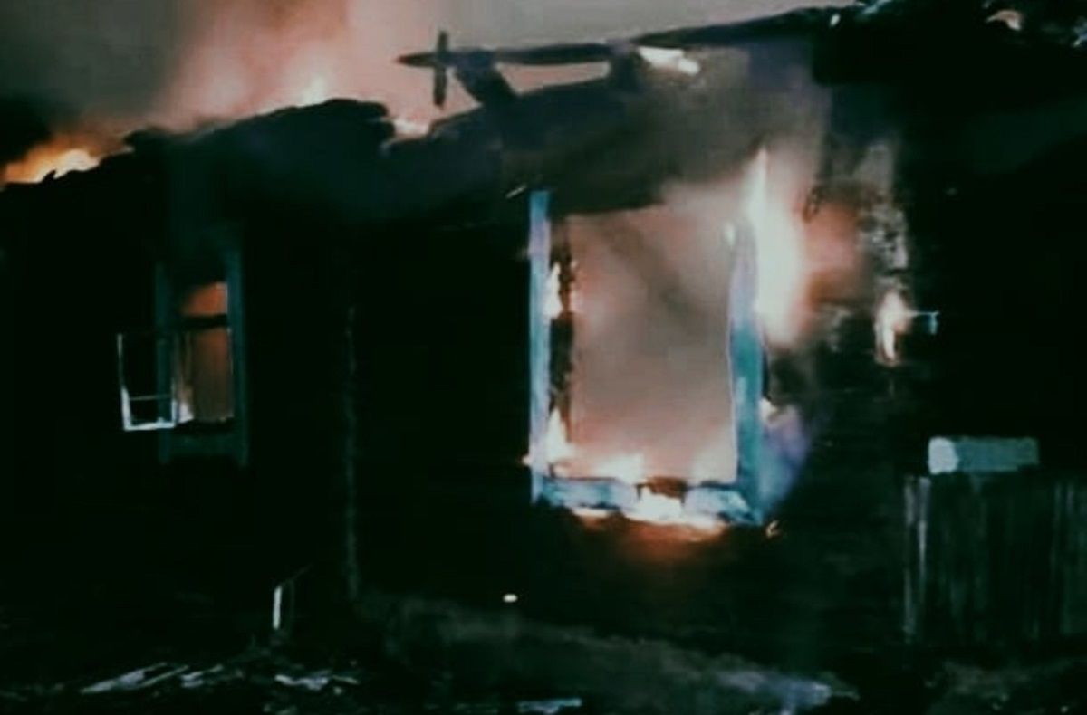 У згорілому дерев’яному будинку на Самбірщині виявили тіло 35-річного чоловіка