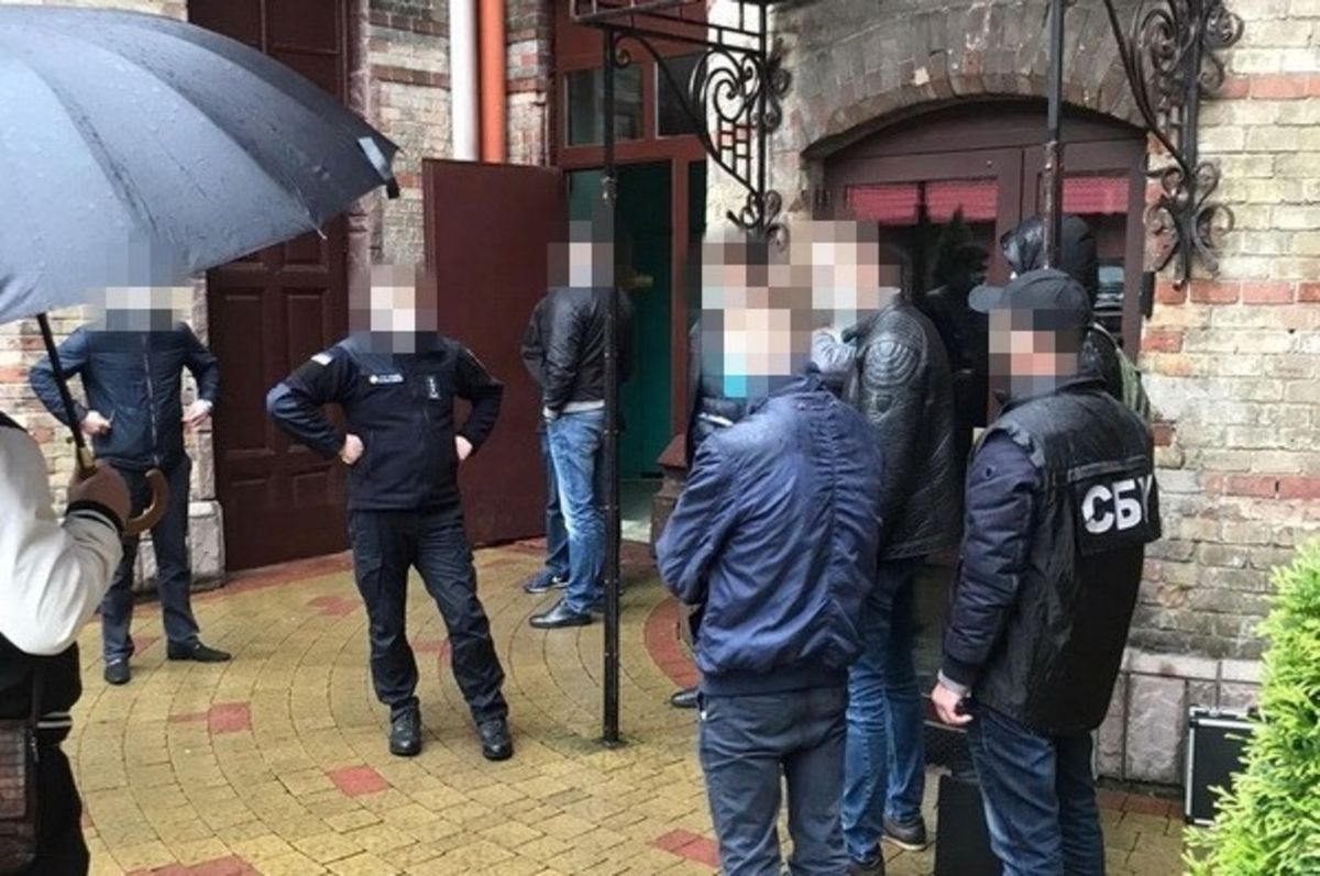 Затриманого на хабарі заступника начальника ДСНС у Львові оштрафували на 18,6 тис. грн