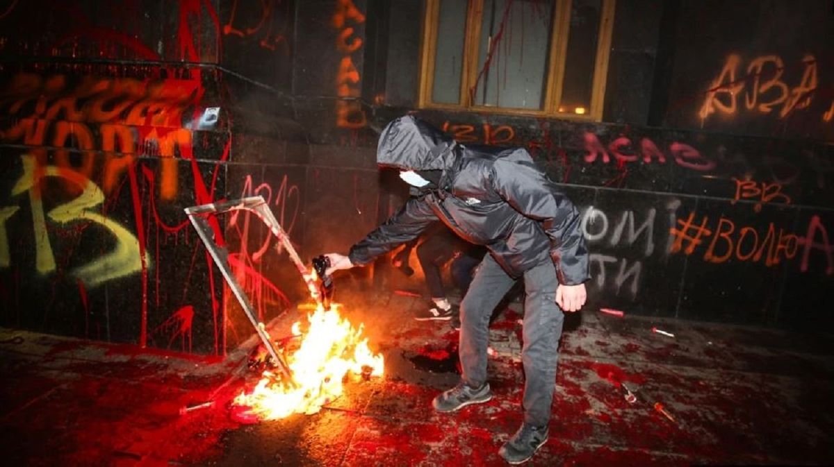 Верховна Рада засудила події на мітингу під Офісом президента