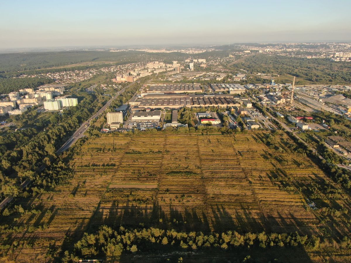 Суд відмовився визнати незаконним продаж землі під індустріальний парк у Рясному