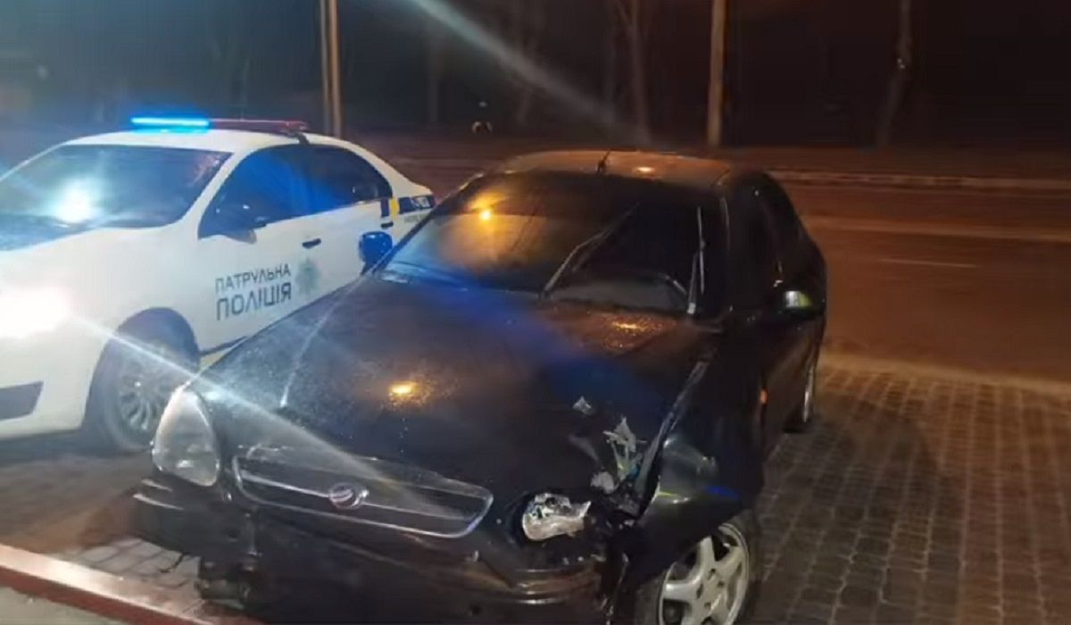 П’яний 41-річний львів’янин намагався відкупитися за 1000 доларів після ДТП